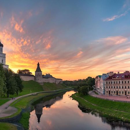 Golden Embankment Hotel Pskov Exterior foto