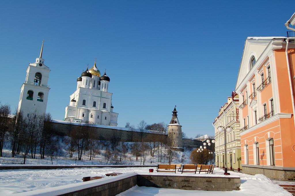 Golden Embankment Hotel Pskov Exterior foto