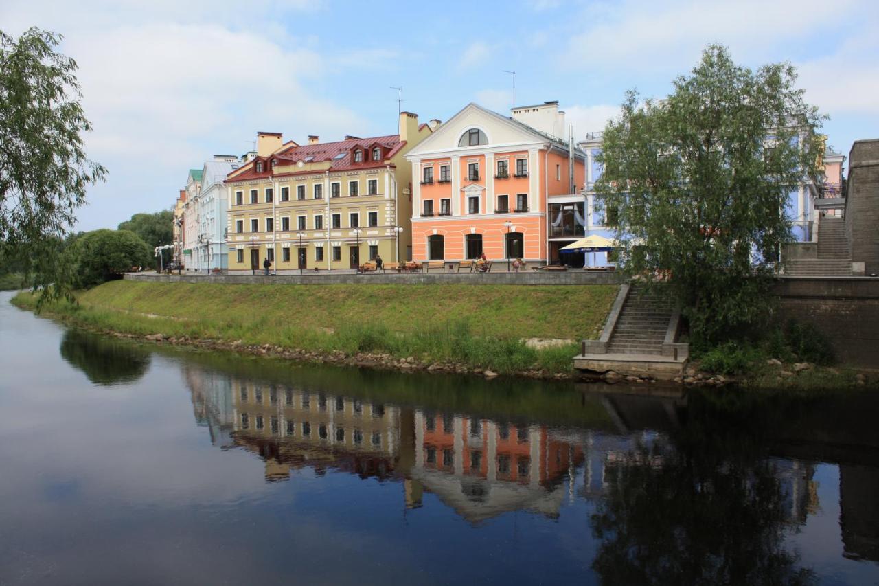 Golden Embankment Hotel Pskov Exterior foto